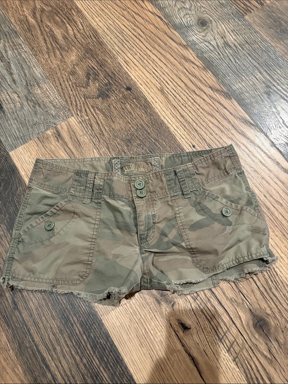 Hollister Camo Utility Short - Olive/Tan